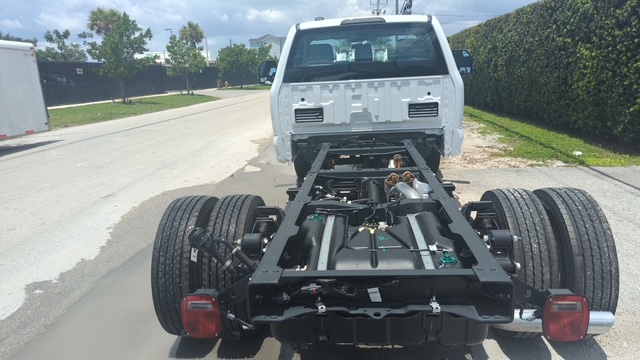 Truck Chassis Ford F-600