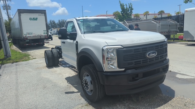 Truck Chassis Ford F-600
