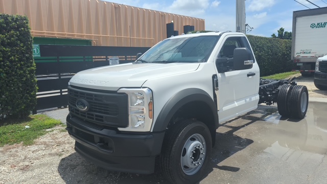 Truck Chassis Ford F-600