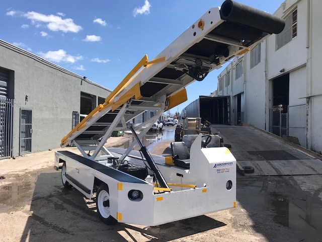 Belt Loader Tug 660