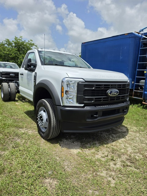 Truck Chassis Ford F-600