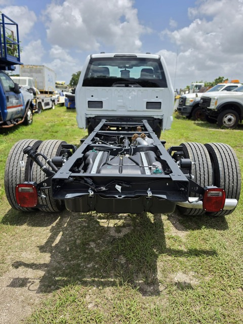 Truck Chassis Ford F-600