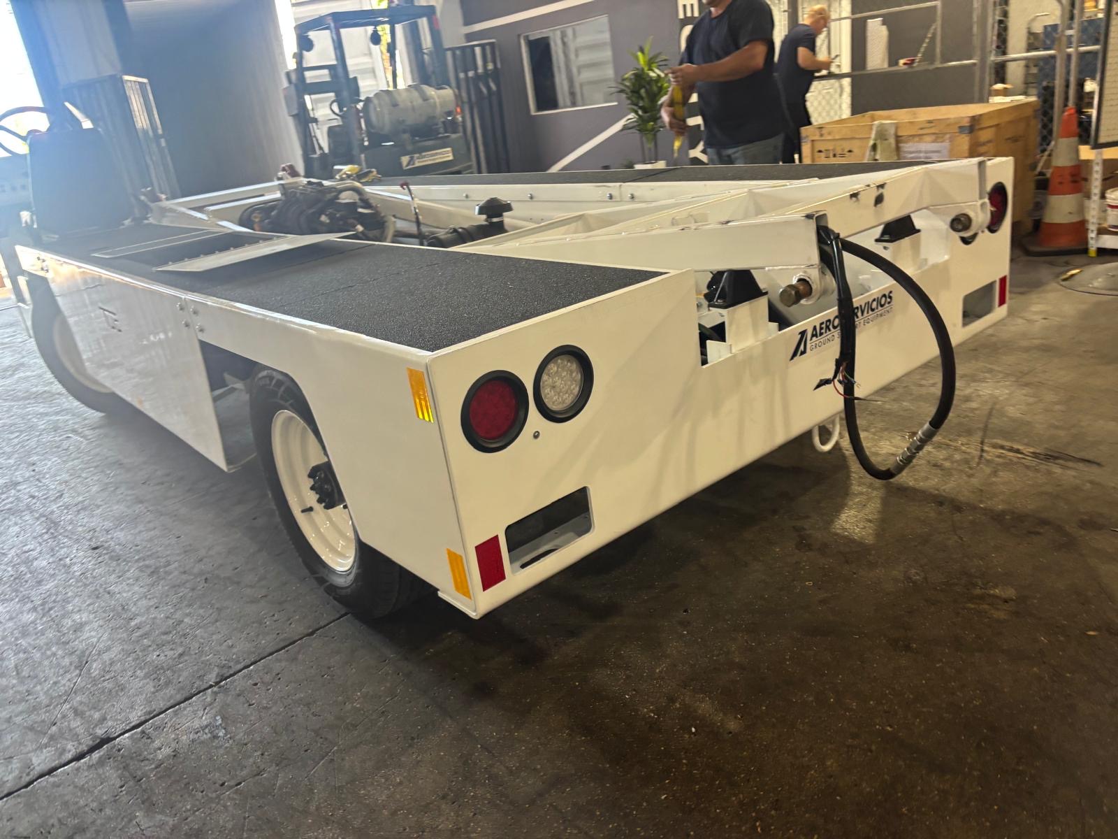 Belt Loader Tug 660