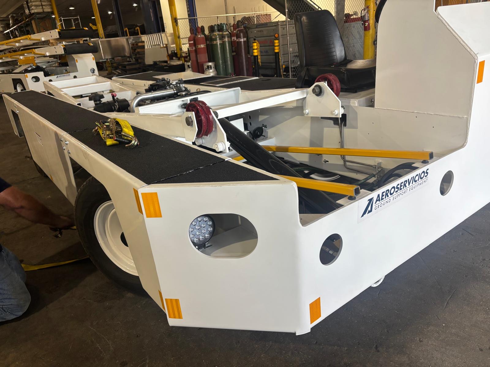 Belt Loader Tug 660