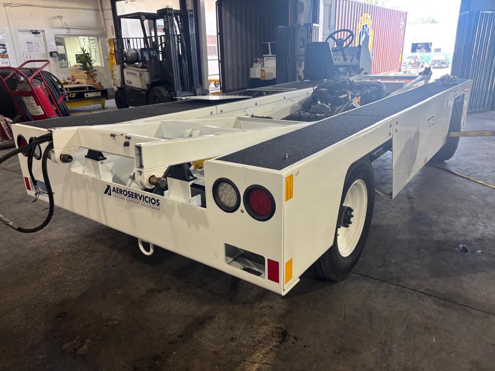 Belt Loader Tug 660