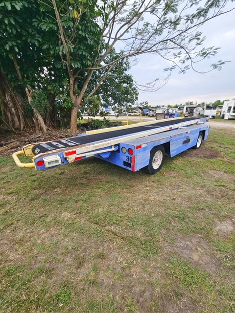 Belt Loader Tug 660E