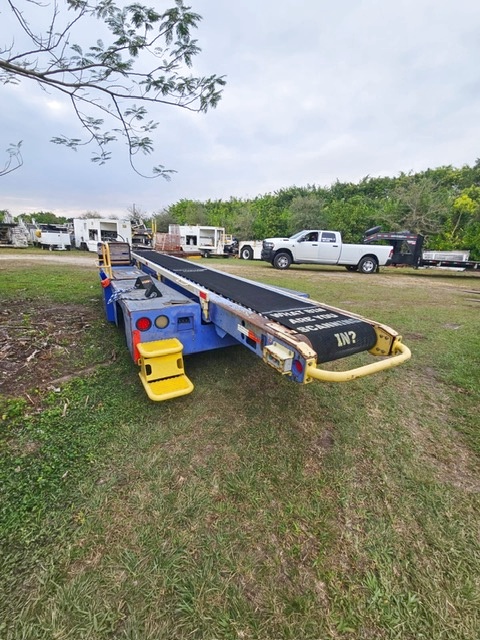 Belt Loader Tug 660E