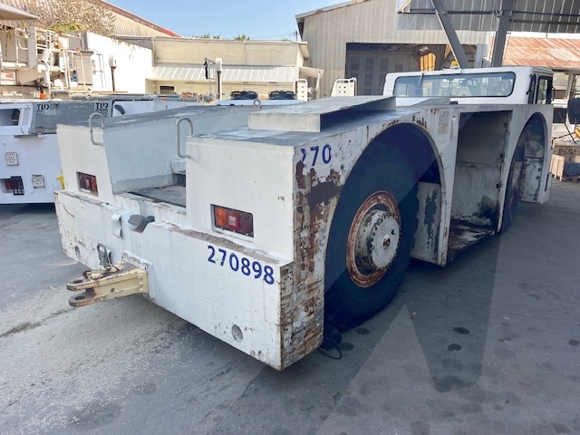 Push Back Tractor FMC B-1200