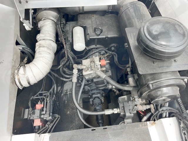 Push Back Tractor FMC B-1200