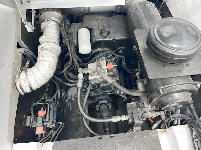 Push Back Tractor FMC B-1200