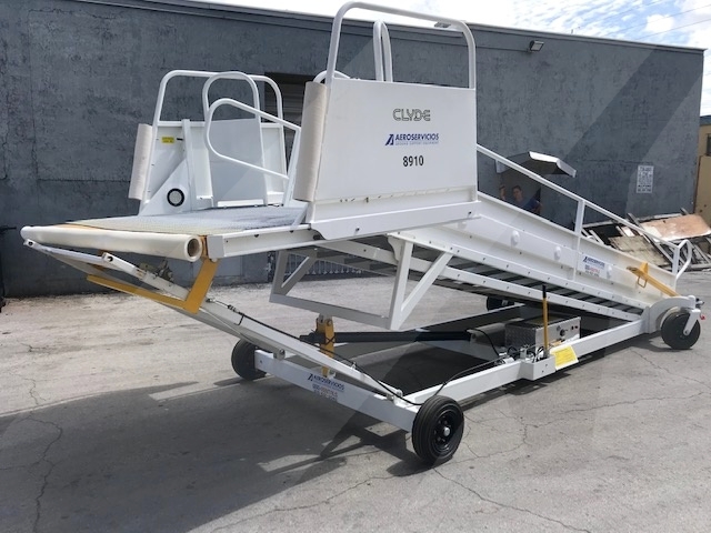 Narrow Body Passenger Stair Clyde 15F2820 - 88/161 in