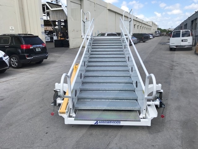 Narrow Body Passenger Stair Clyde 15F2820 - 88/161 in