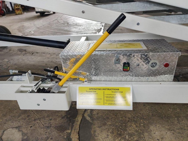 Narrow Body Passenger Stair Clyde 15F2820 - 88/161 in