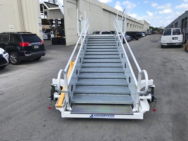 Narrow Body Passenger Stair Clyde 15F2820 - 88/161 in