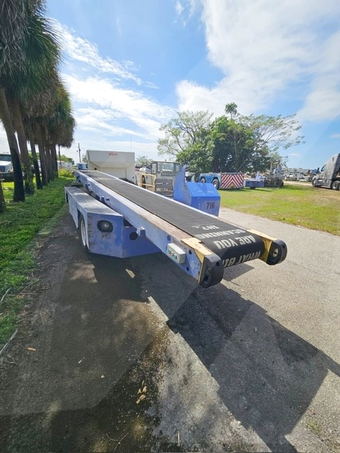 Belt Loader Tug 660E