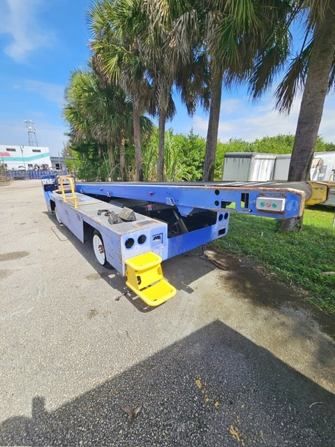 Belt Loader Tug 660E