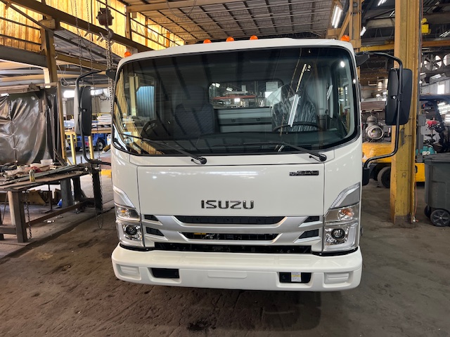 Truck Chassis Isuzu NPR - Gasoline