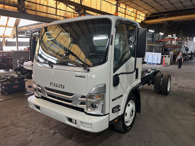 Truck Chassis Isuzu NPR - Gasoline