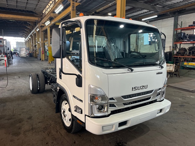 Truck Chassis Isuzu NPR - Gasoline