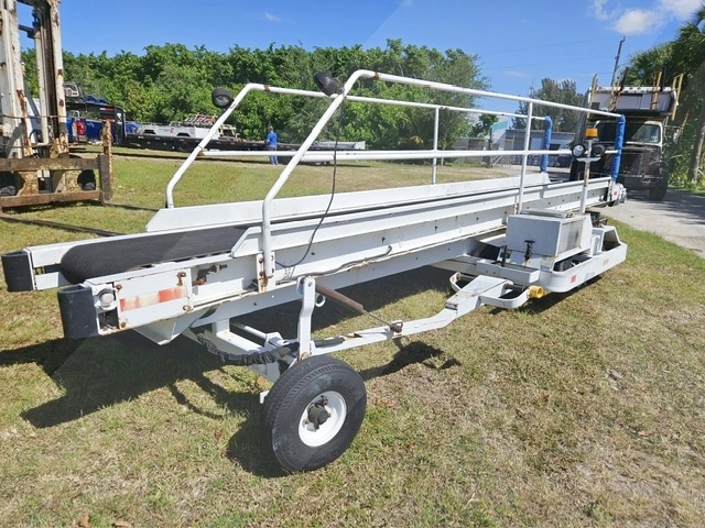 Towable Belt Loader Wasp A01771D-3650