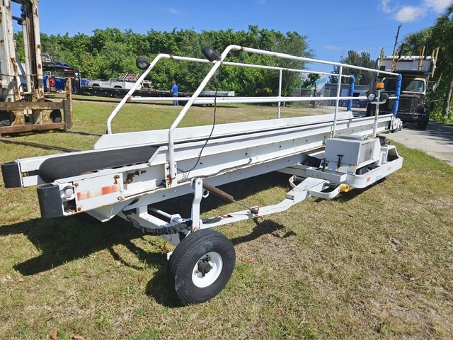 Towable Belt Loader Wasp A01771D-3650