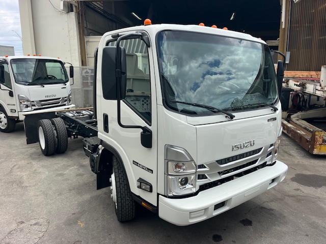 Truck Chassis Isuzu NPR - Gasoline