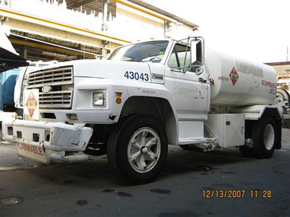 Fuel Truck Ford/Progress Industries Inc./ F-600 Diesel