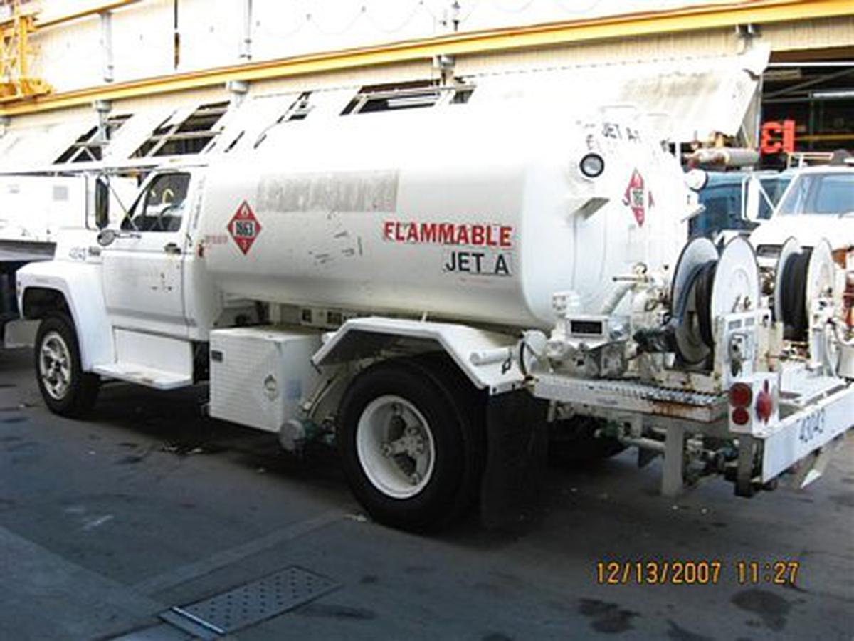 Fuel Truck Ford/Progress Industries Inc./ F-600 Diesel