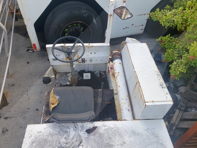 Lavatory Service Cart Par-Kan ELT-300