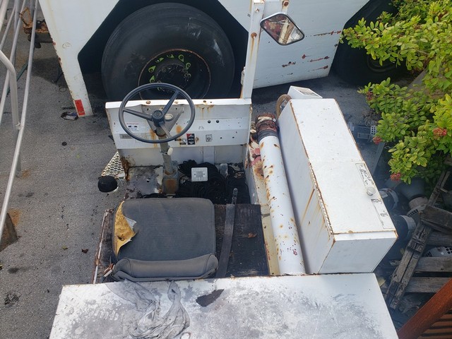 Lavatory Service Cart Par-Kan ELT-300