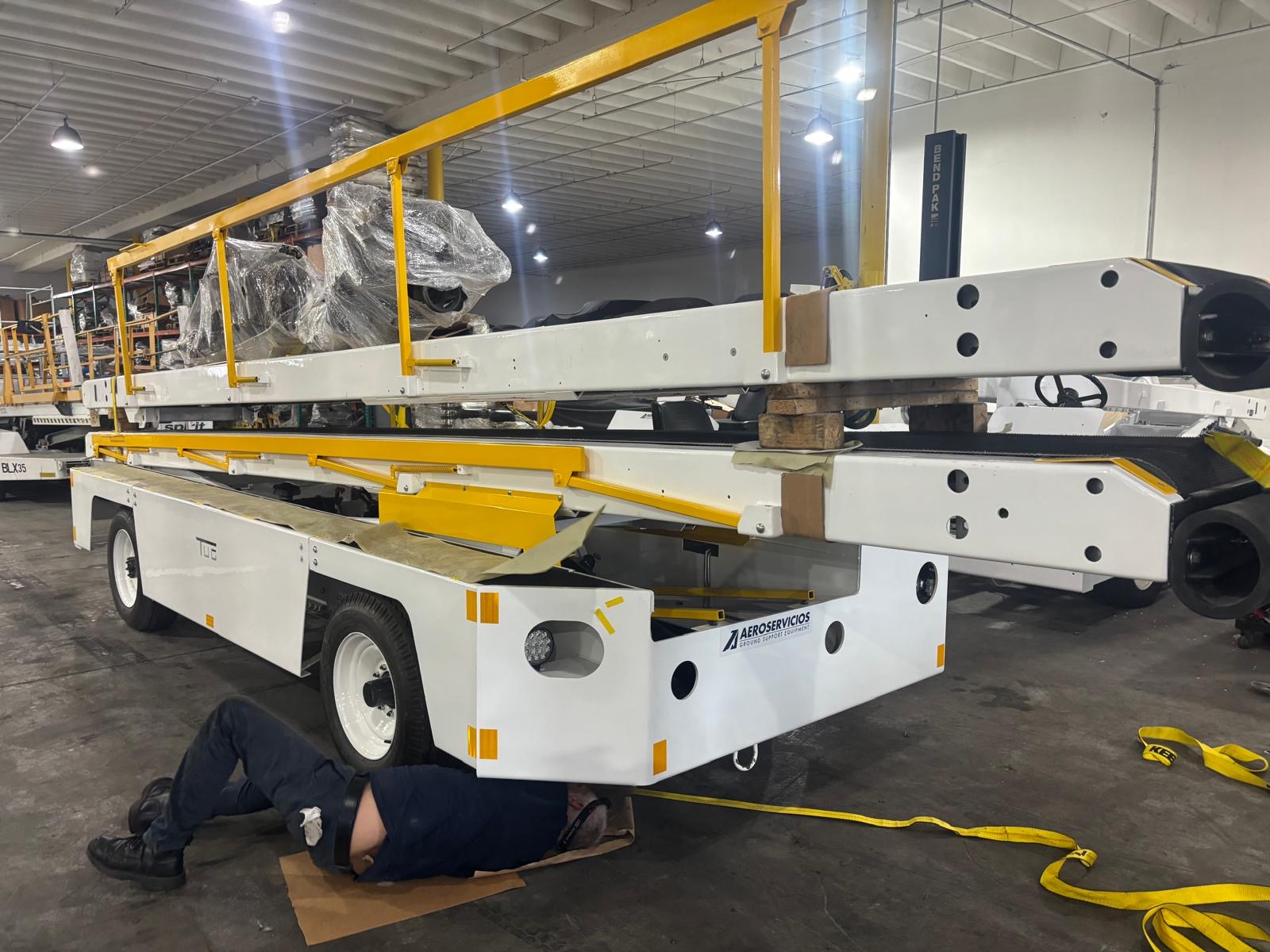 Belt Loader Tug 660E