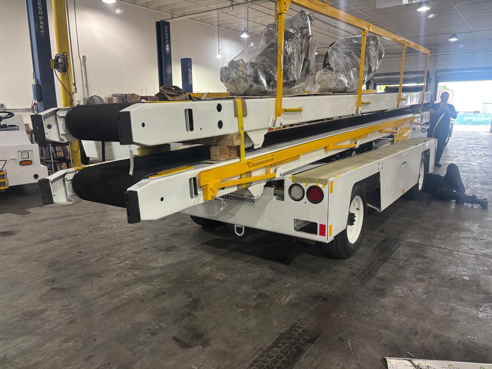 Belt Loader Tug 660E