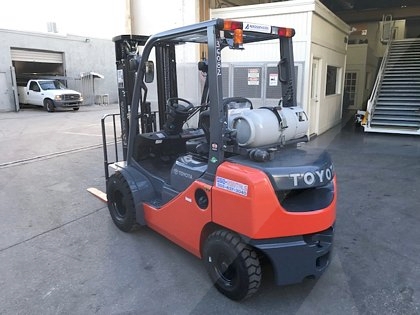 Forklift Toyota 8FGU25 Dual Fuel- 5,000 lb