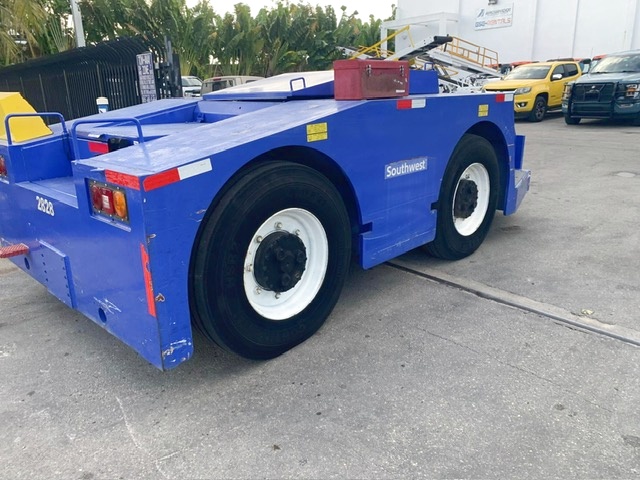 Push Back Tractor FMC B350E