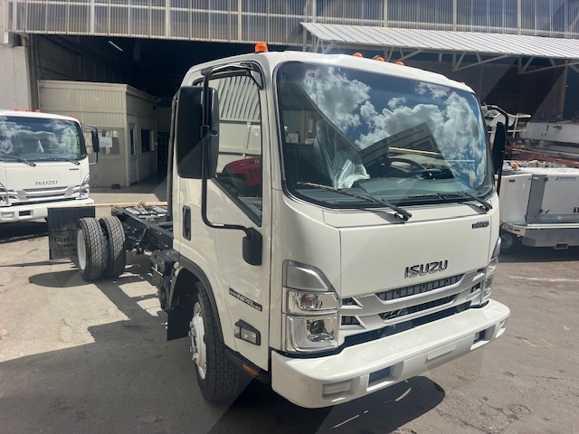Truck Chassis Isuzu NPR - Gasoline