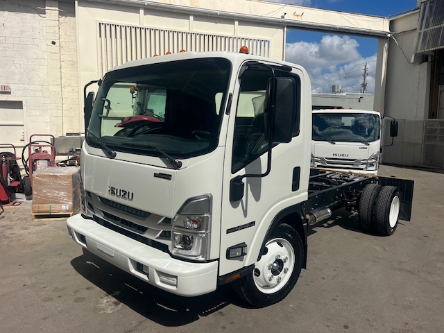 Truck Chassis Isuzu NPR - Gasoline