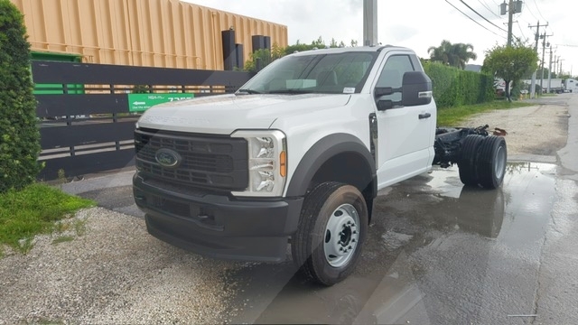 Truck Chassis Ford F-600