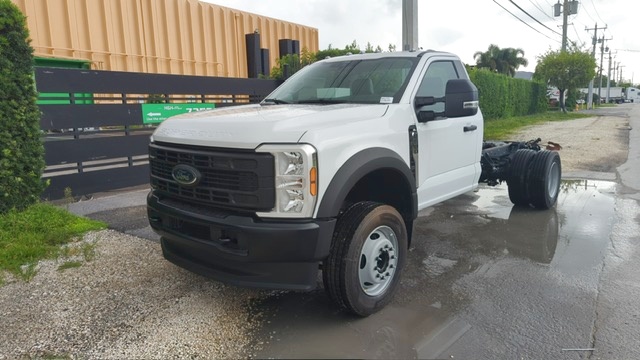 Truck Chassis Ford F-600