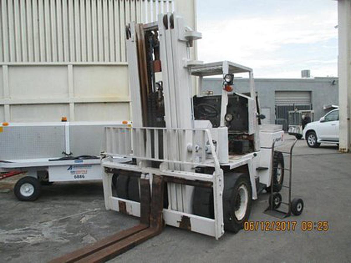 1993 Nissan DF05N70V