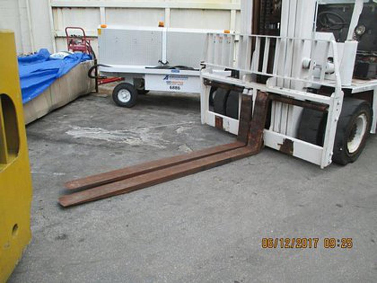 1993 Nissan DF05N70V