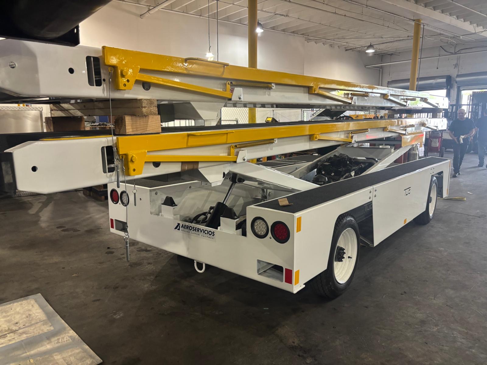 Belt Loader Tug 660