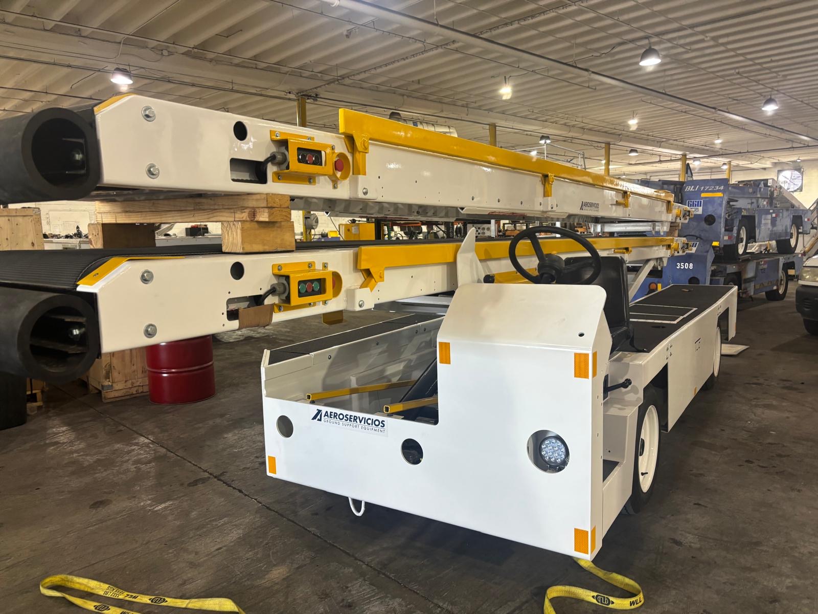 Belt Loader Tug 660