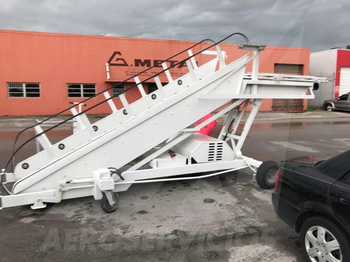 Motorized Passenger Stair Wollard MLPH-309 - 96/114 in