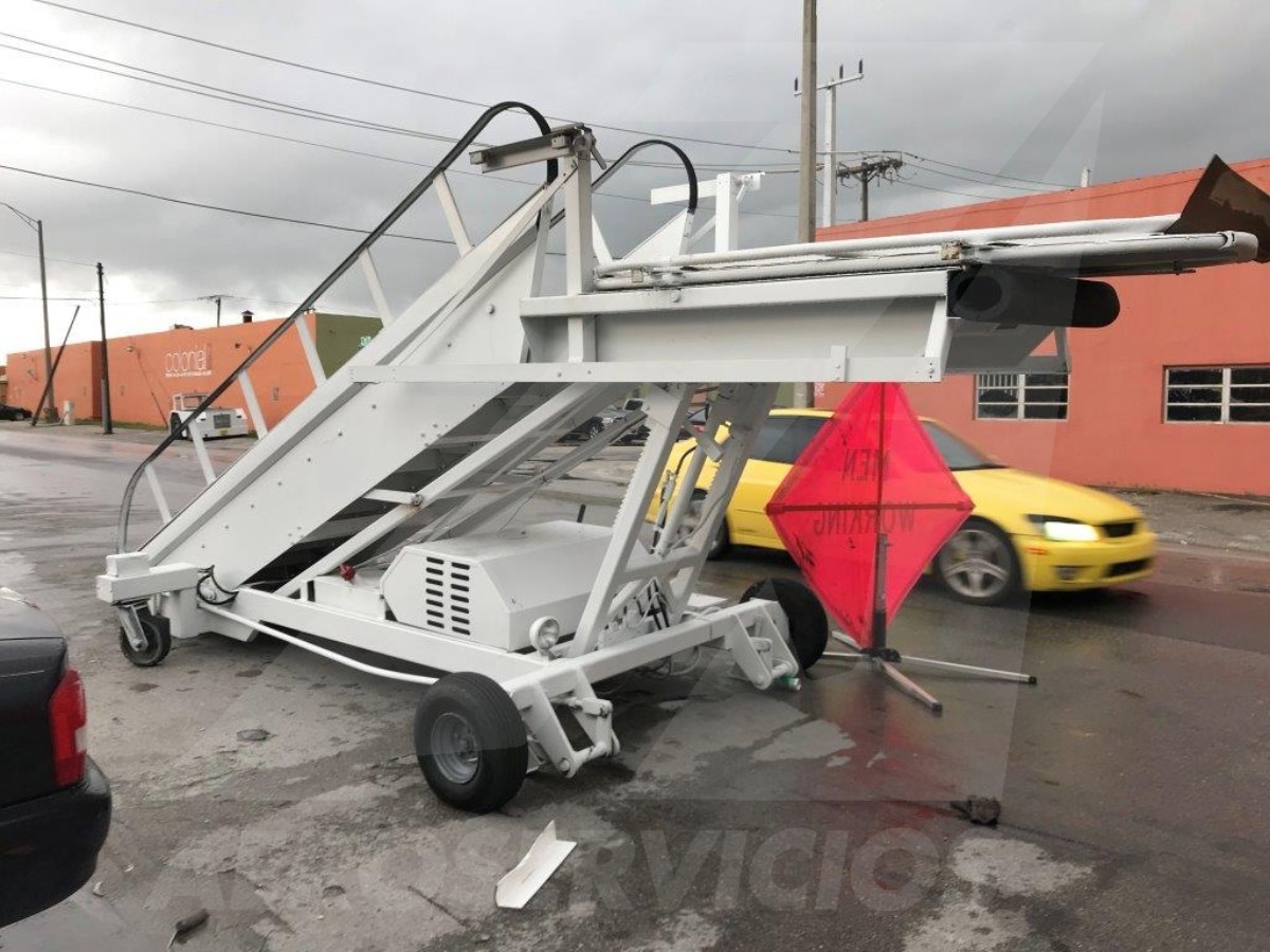 Motorized Passenger Stair Wollard MLPH-309 - 96/114 in