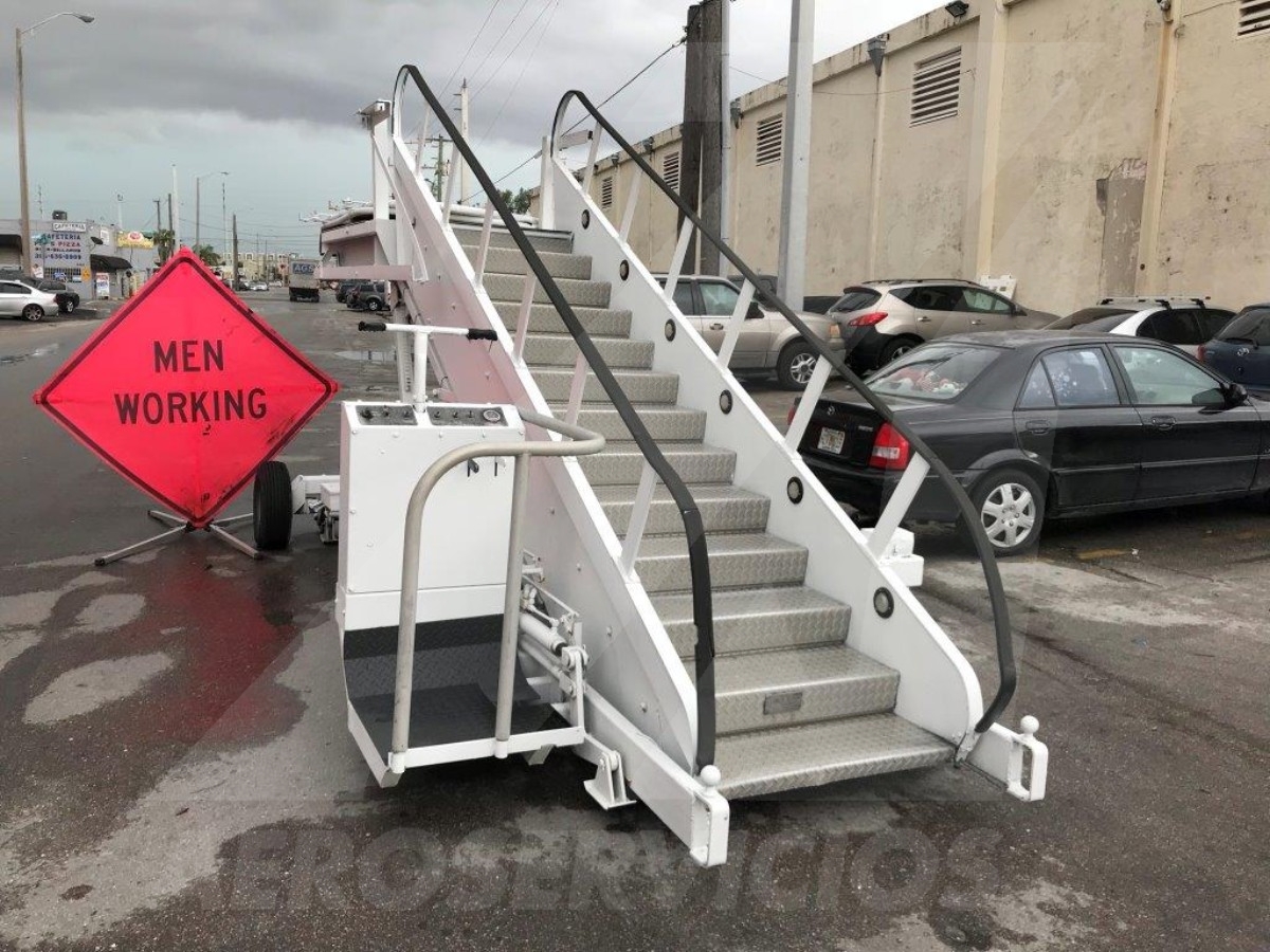 Motorized Passenger Stair Wollard MLPH-309 - 96/114 in