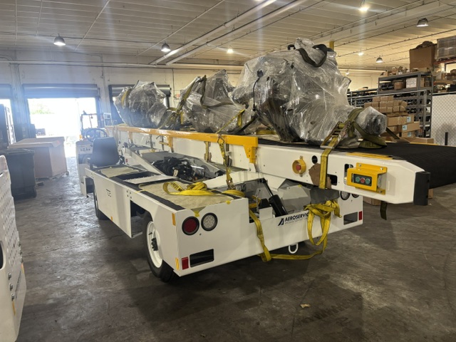 Belt Loader Tug 660