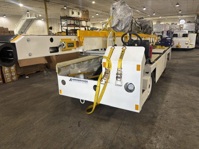 Belt Loader Tug 660