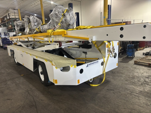 Belt Loader Tug 660