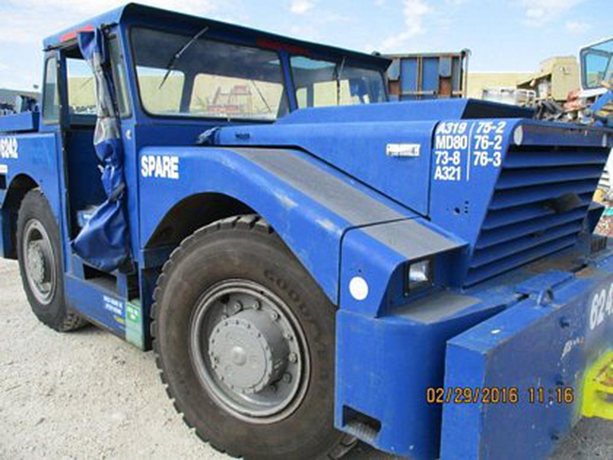 Push Back Tractor Hough-Paymover T-300