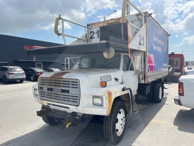 Catering Truck Ford/Hi Way F-700/ CT-14